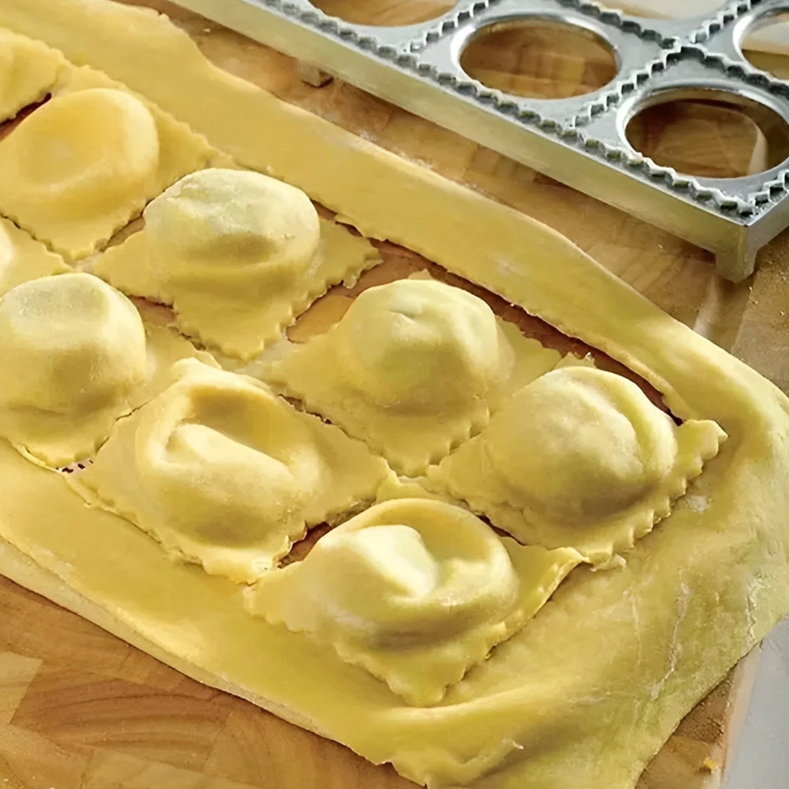 Dumpling Mold 12 Holes Ravioli - Kitchen Gadgets Pakistan 评论和价格